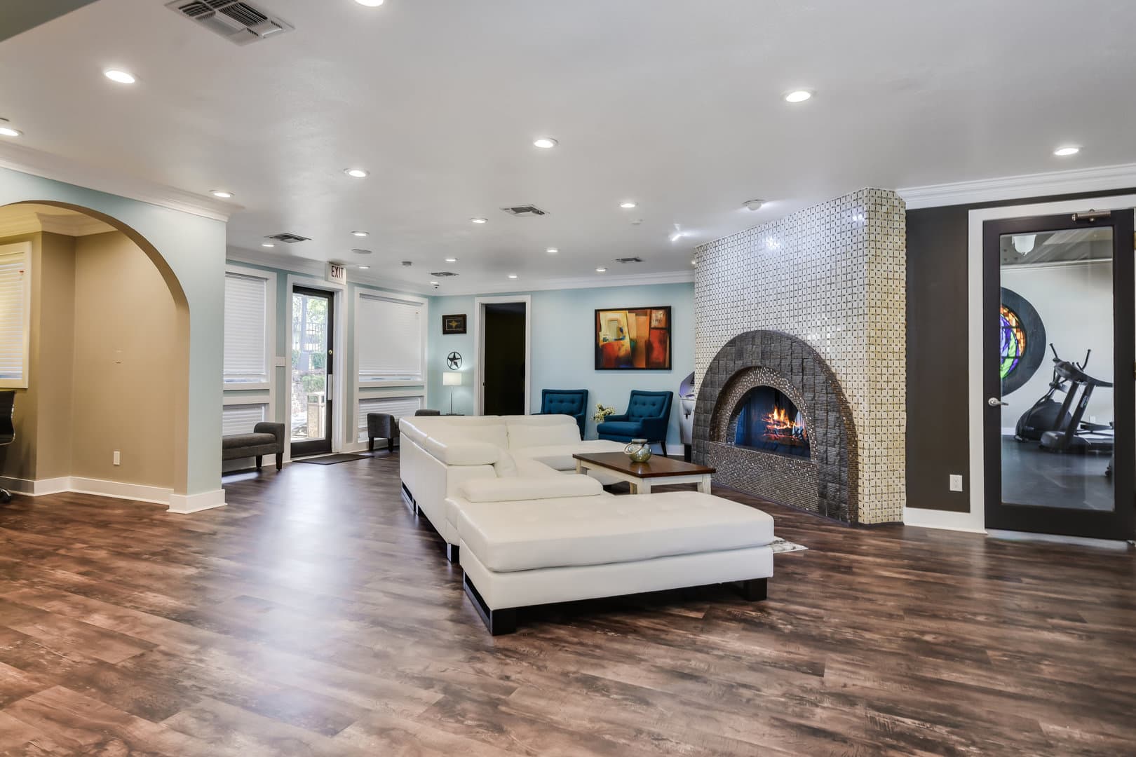 Austin House: 935 La Posada Unit 142
