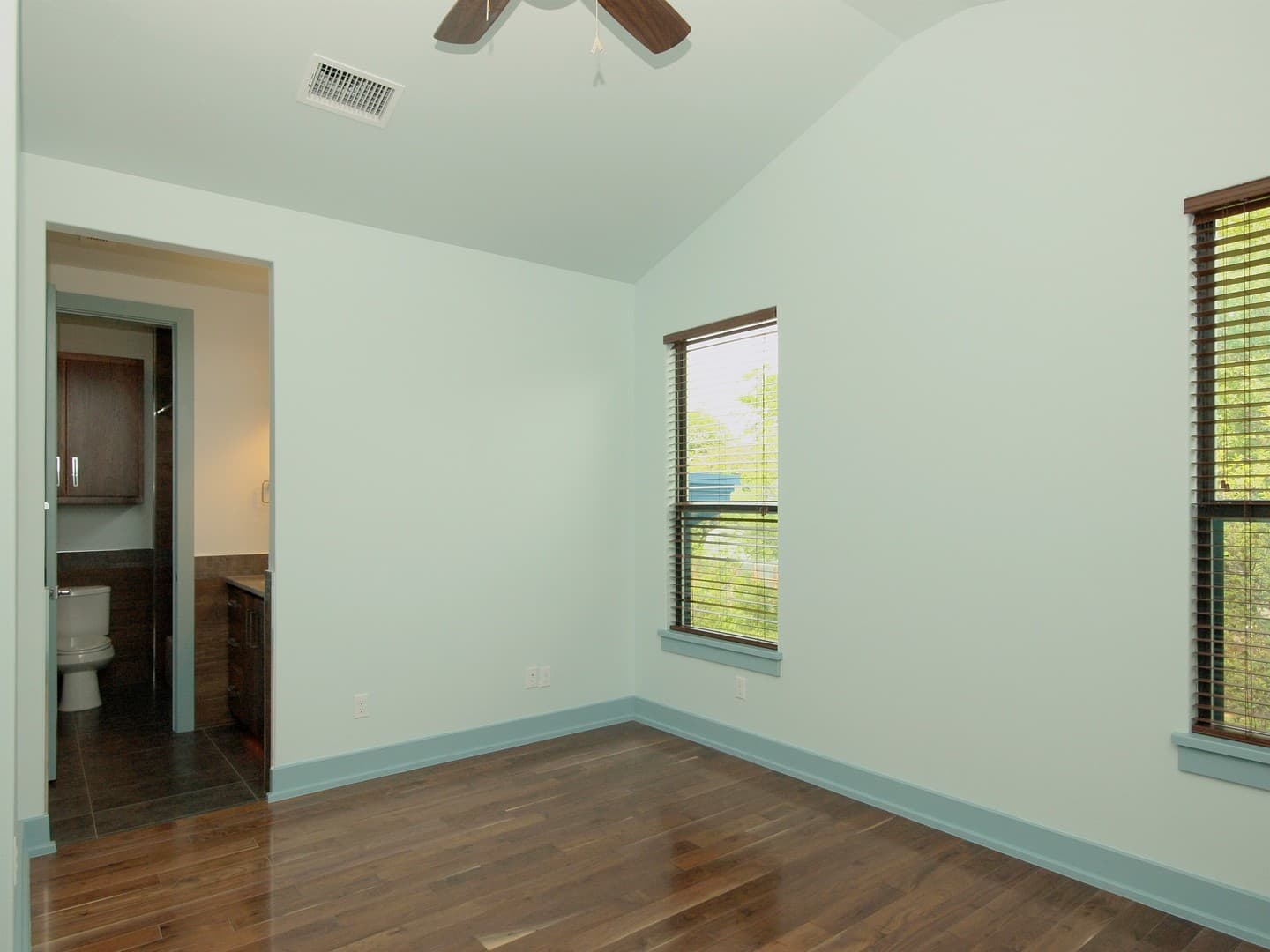 Austin Apartment: 306 Franklin Blvd
