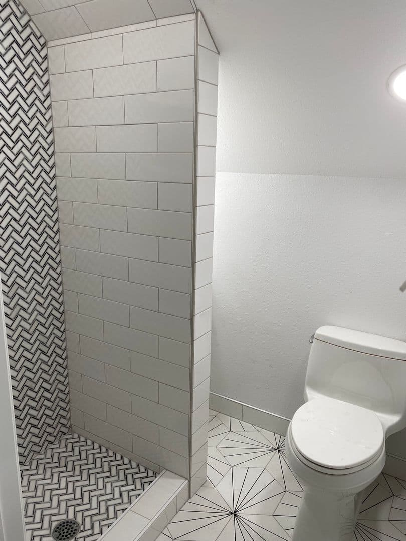Austin House: 801 W 28th Street Unit A