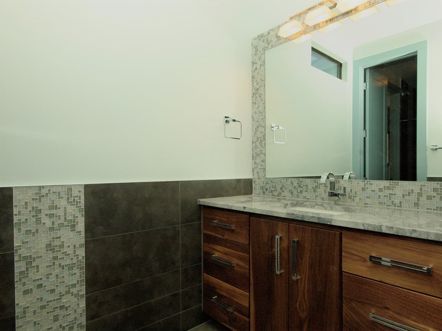 Austin Apartment: 306 Franklin Blvd