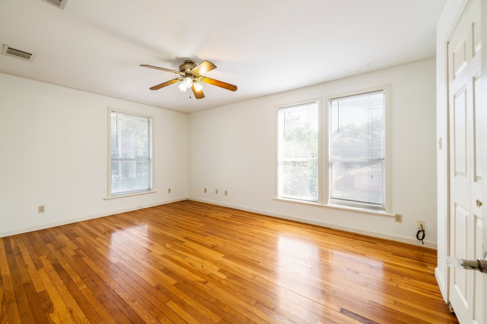Austin Apartment: 909 East 38th Street