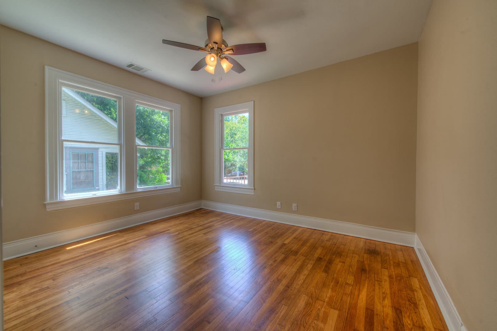 Austin House: 3211 Hampton Rd