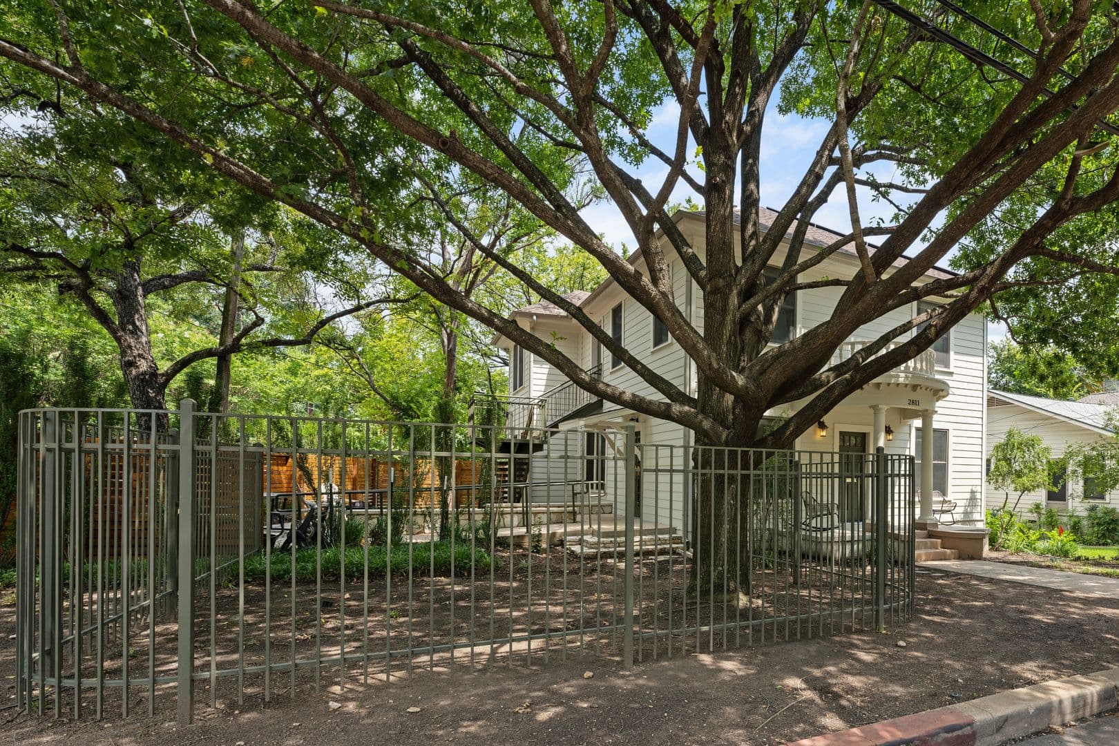 Austin House: 2811 Hemphill Park