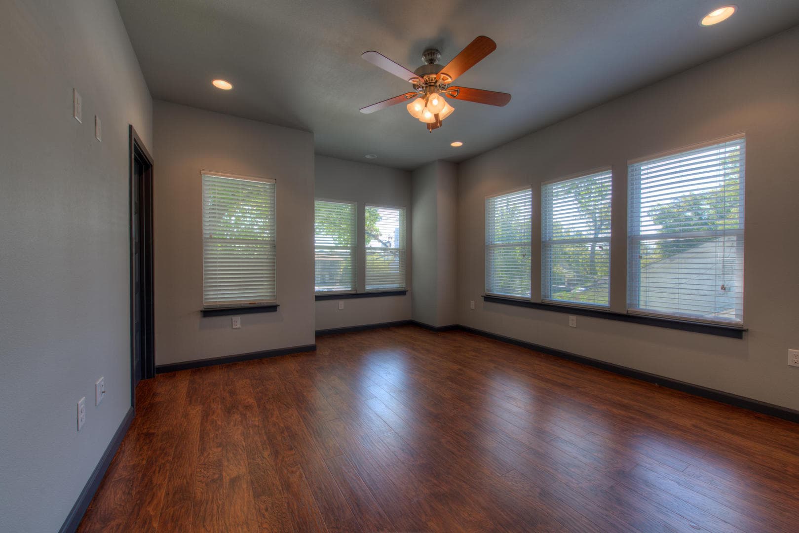 Austin Apartment: 3704 Harmon Ave