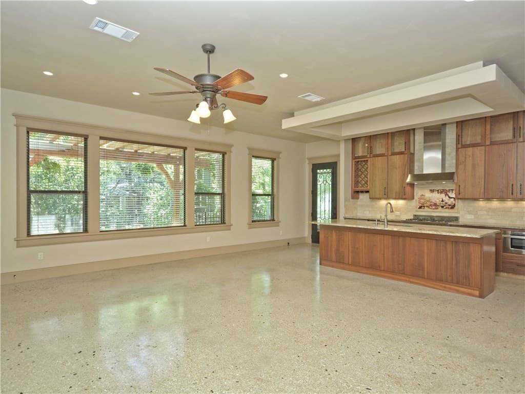 Austin Apartment: 722 Harris Avenue