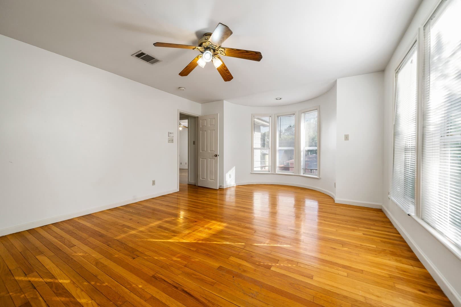 Austin Apartment: 909 East 38th Street