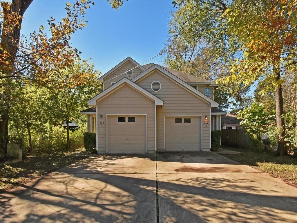 Austin Apartment: 609 East 49th Street