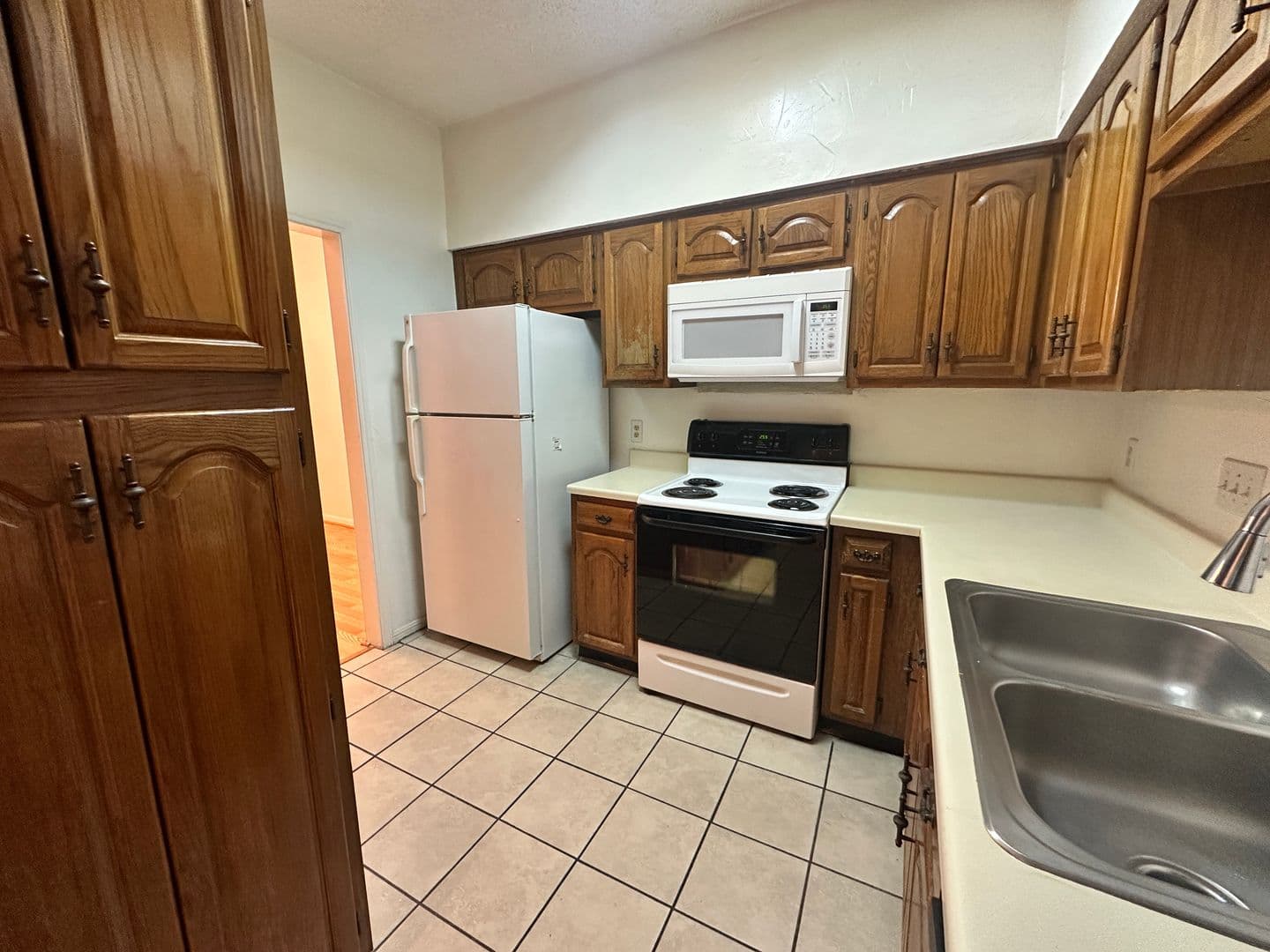 Austin House: 1906 Robbins Place, #308