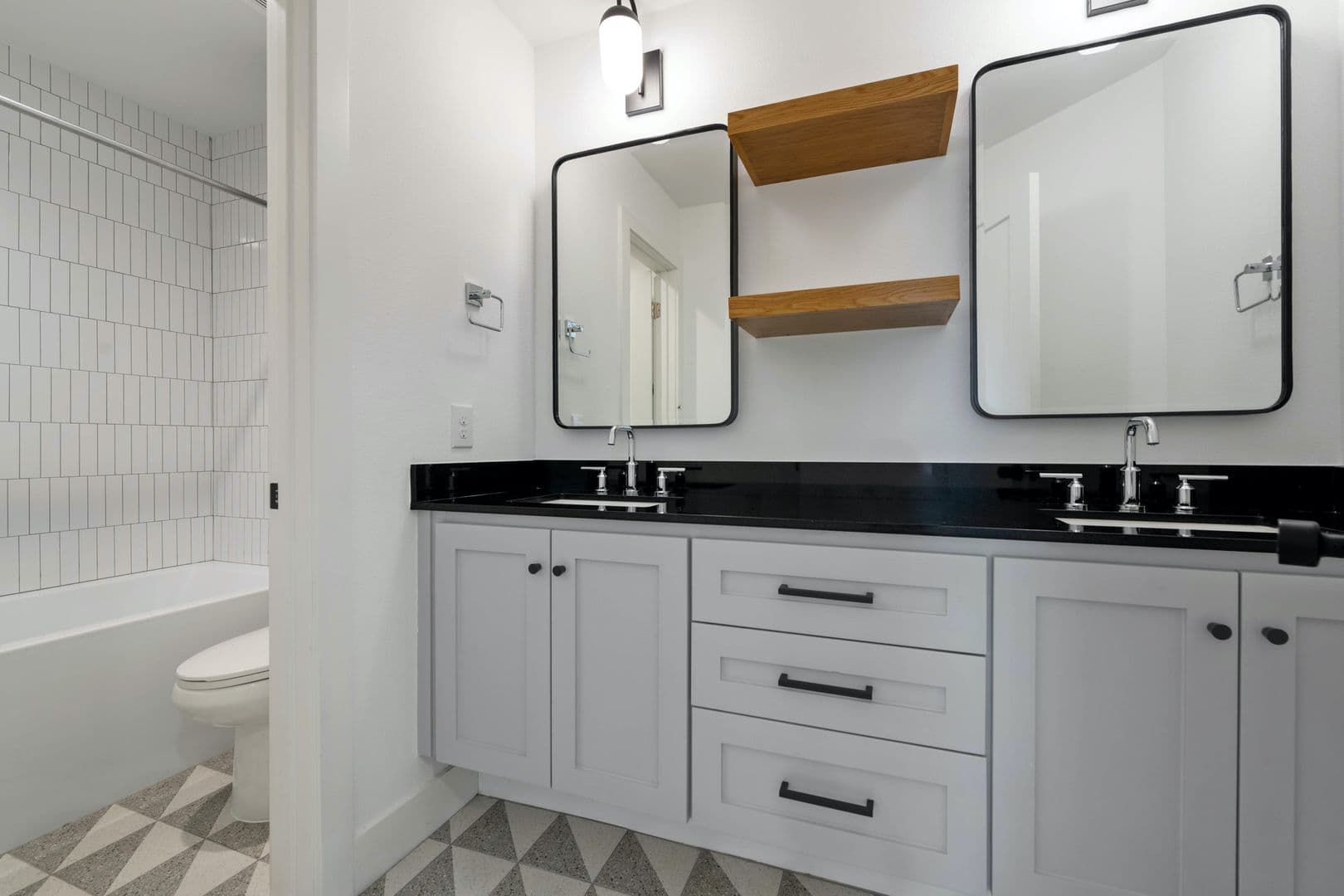 Austin Apartment: 2710 San Pedro Street