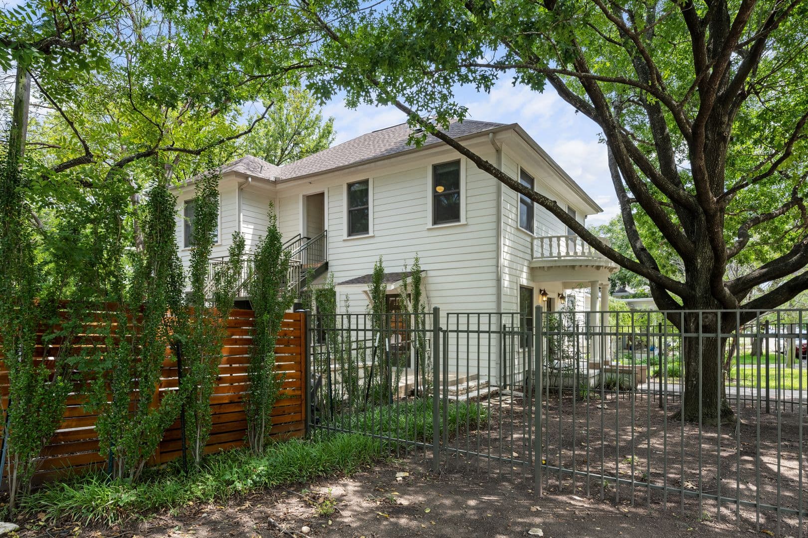 Austin House: 2811 Hemphill Park