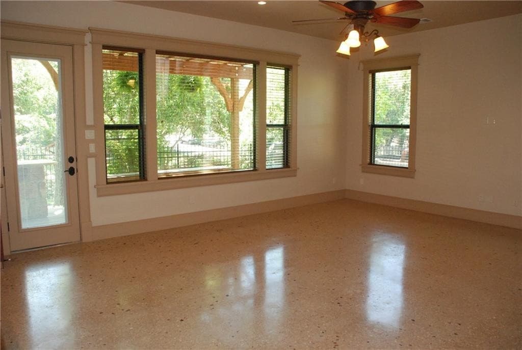 Austin Apartment: 722 Harris Avenue