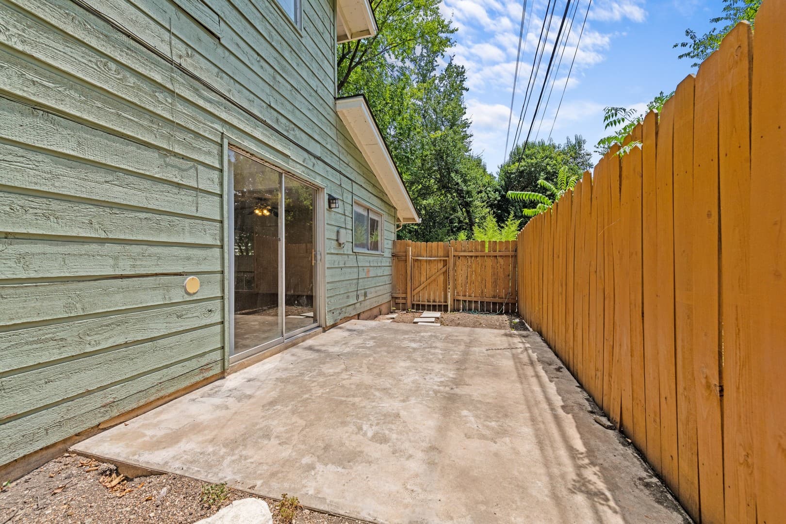 Austin Apartment: 607 E 43rd Street