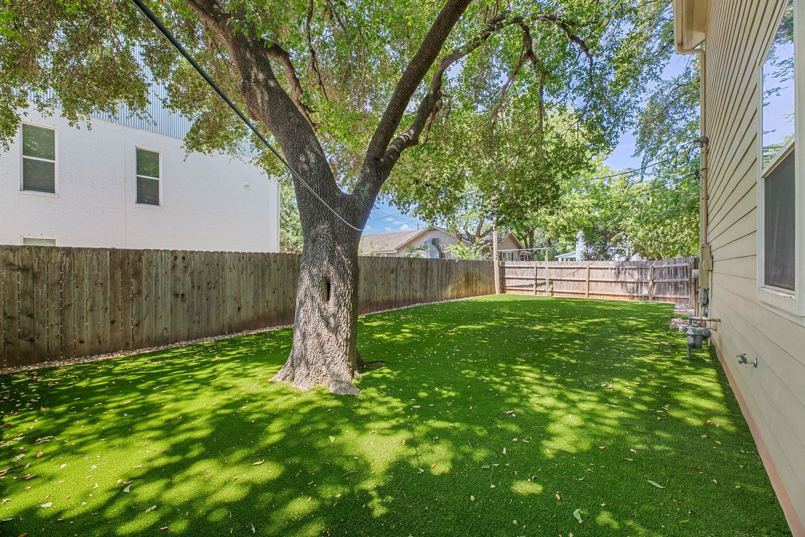 Austin House: 923 East 37th Street