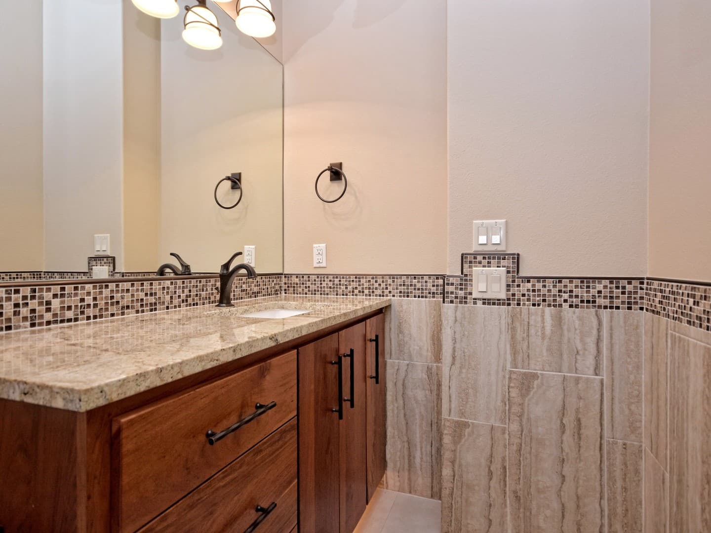 Austin Apartment: 716 Harris Avenue