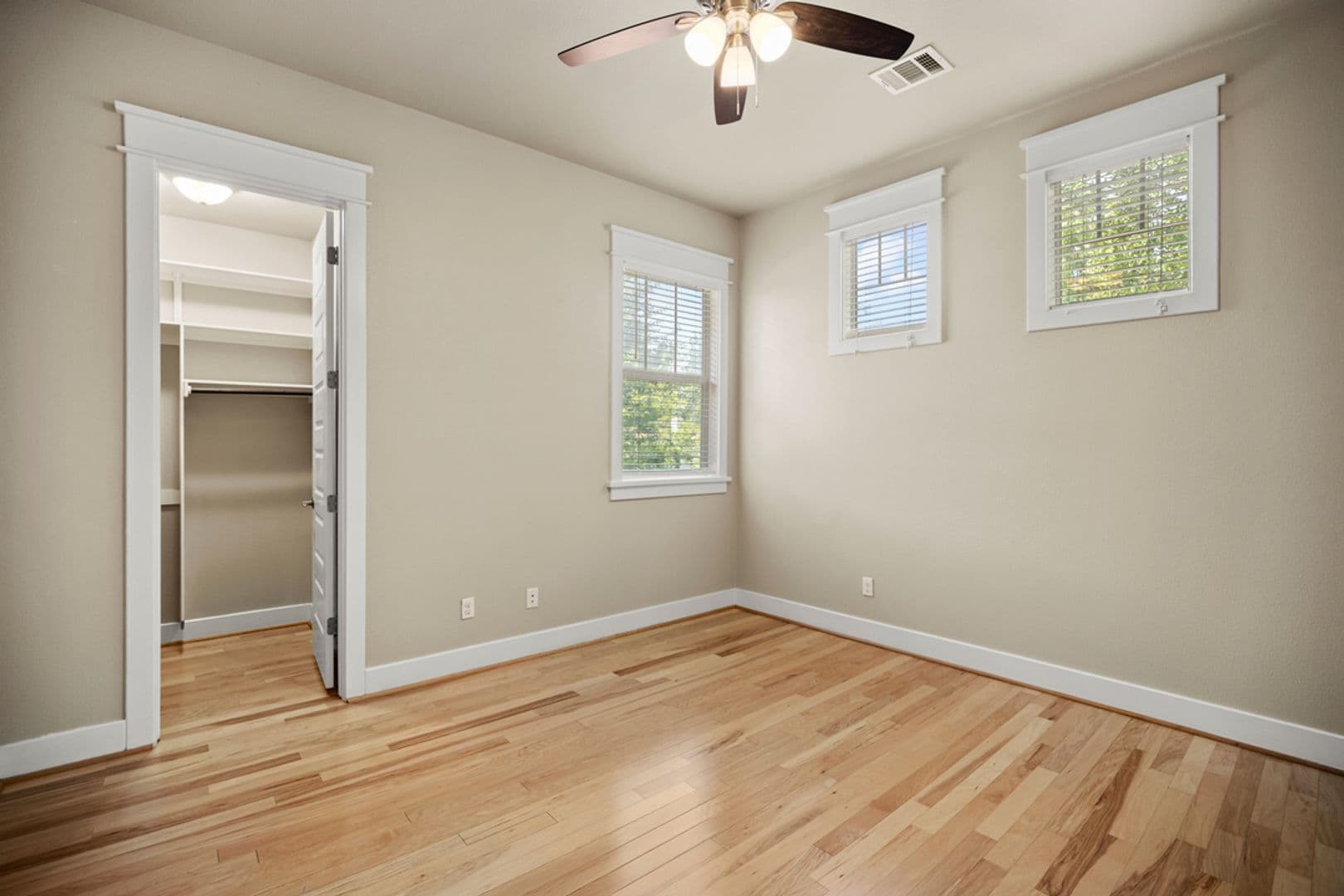 Austin House: 3900 Willbert Road