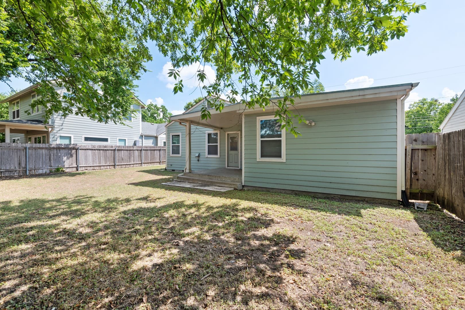 Austin House: 910 East 38th Street
