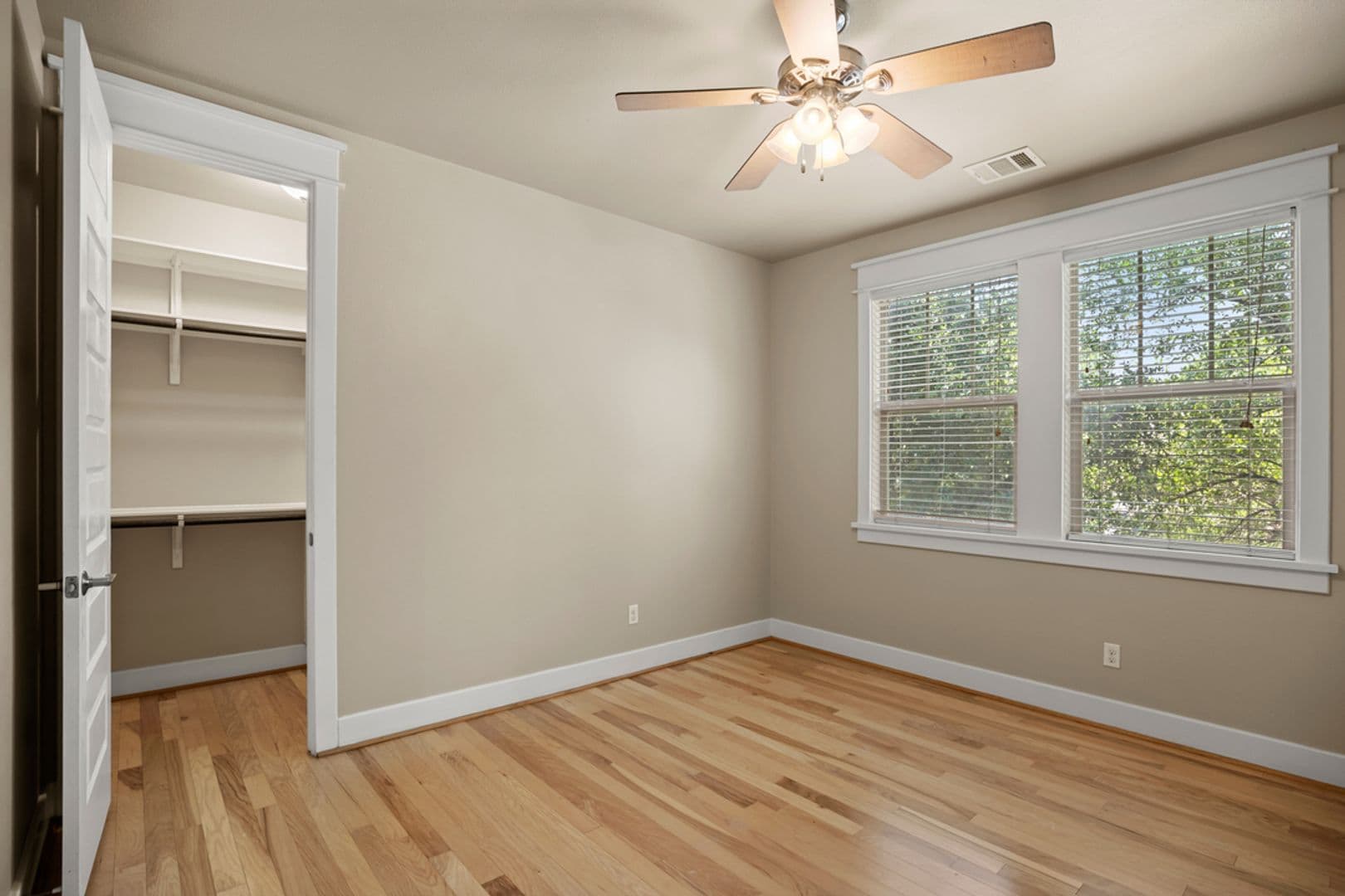 Austin House: 3900 Willbert Road