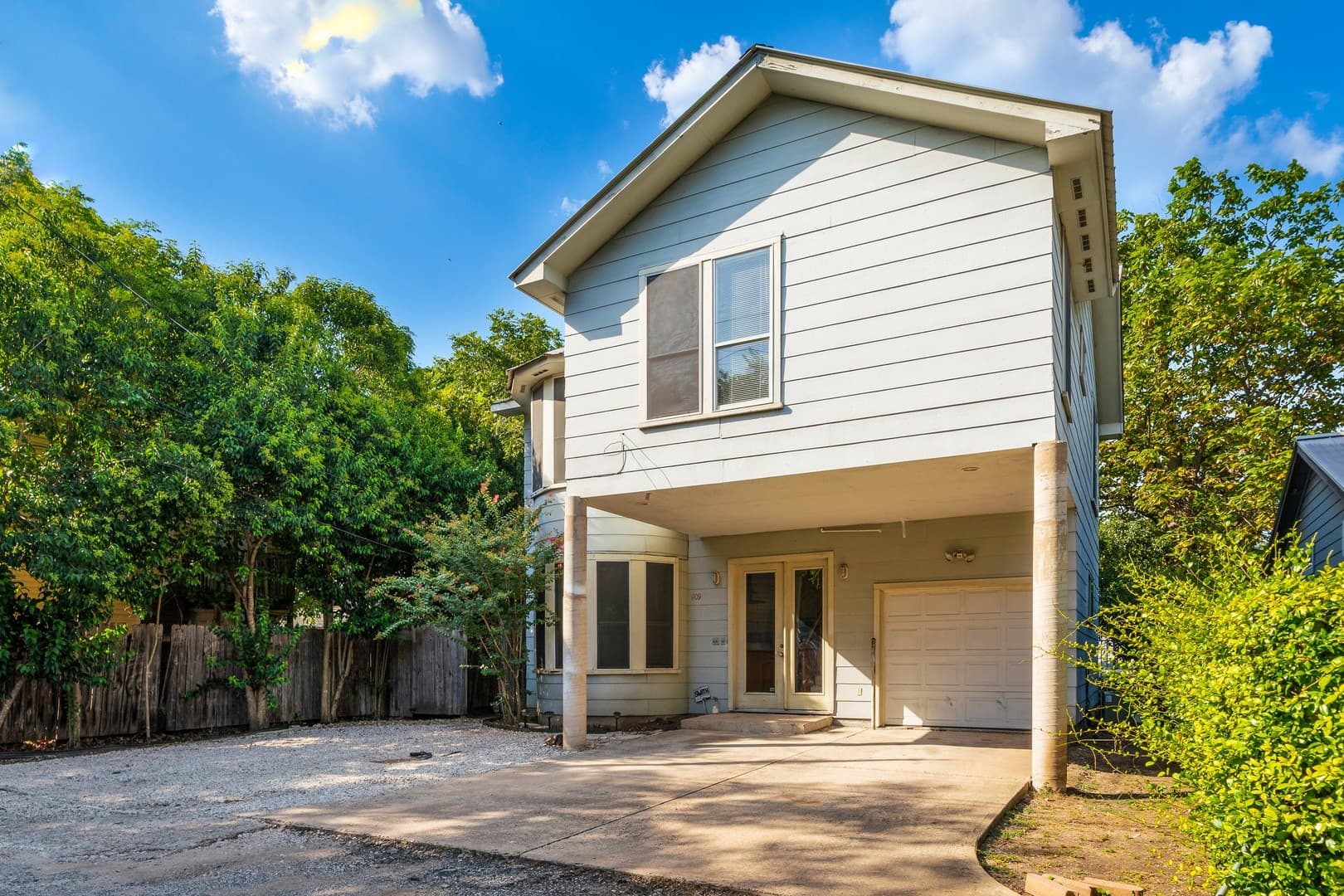 Austin Apartment: 909 East 38th Street
