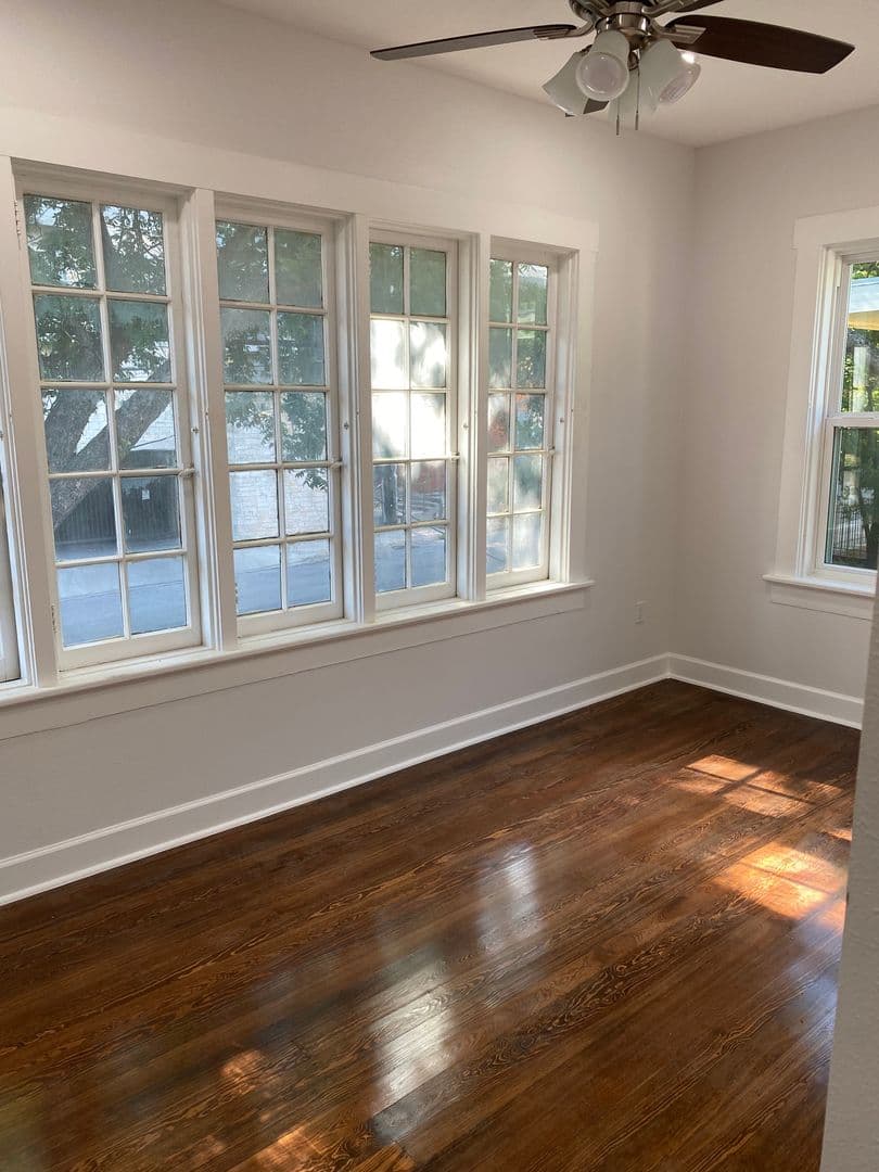 Austin House: 801 W 28th Street Unit A