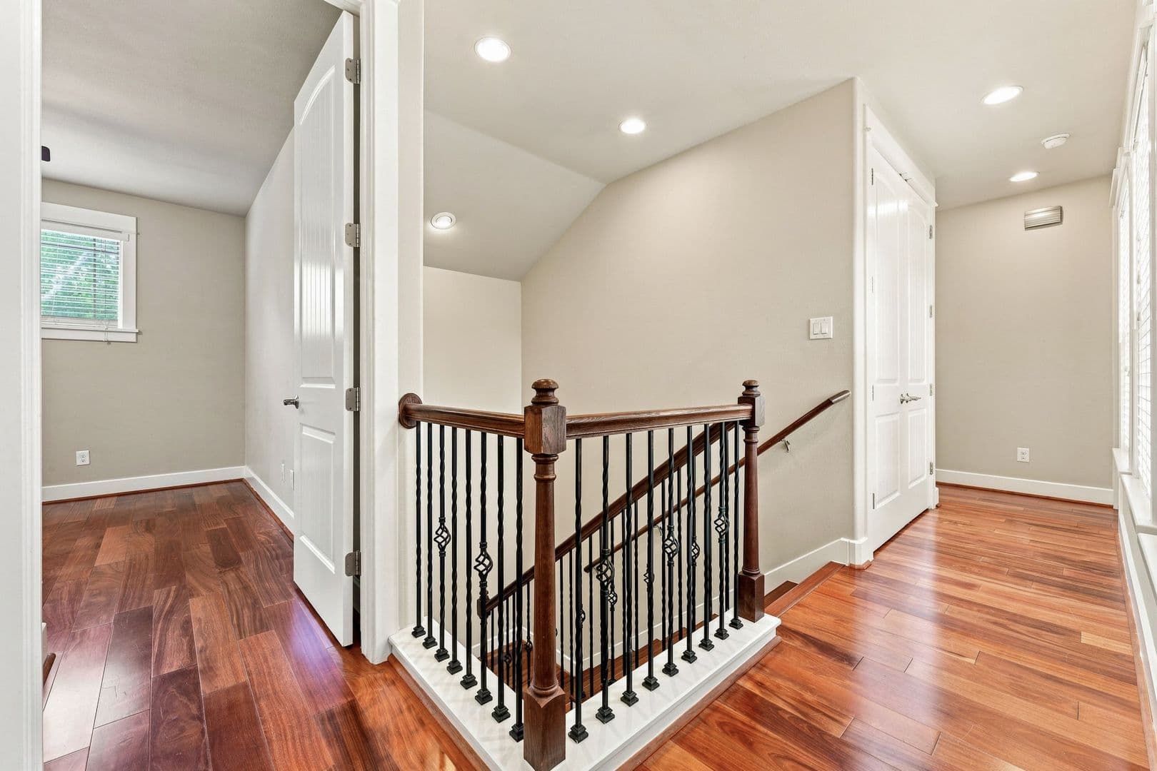 Austin House: 303 Zennia Street