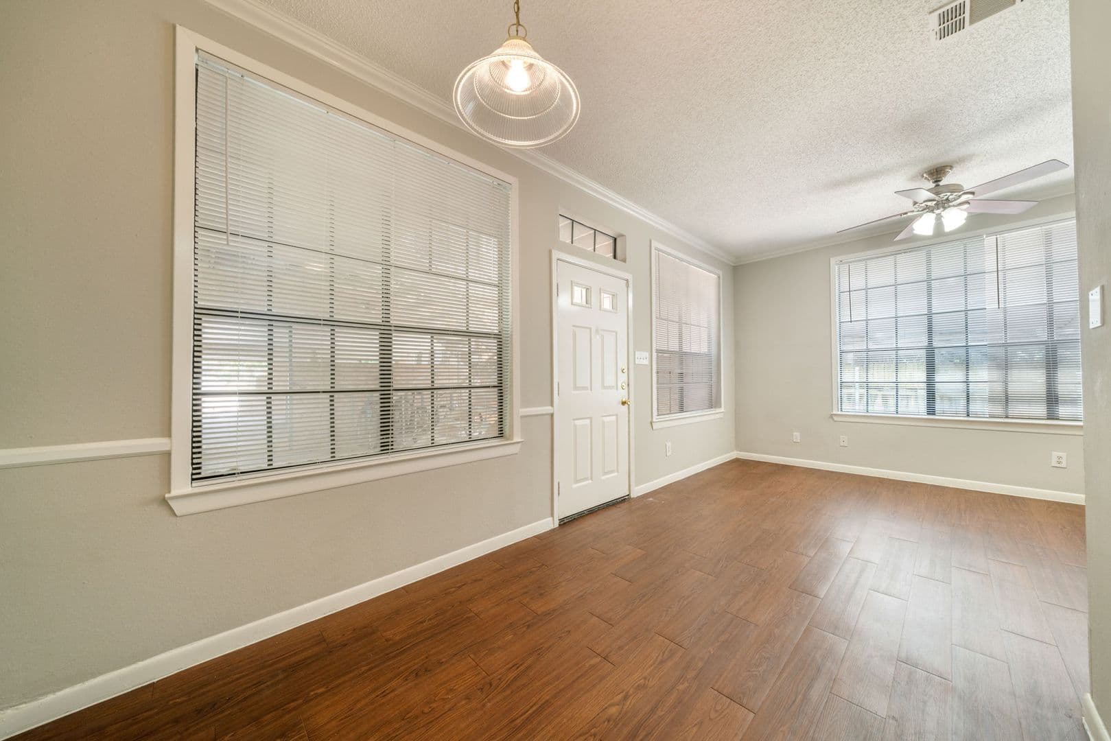 Austin House: 2300 Leon St #101