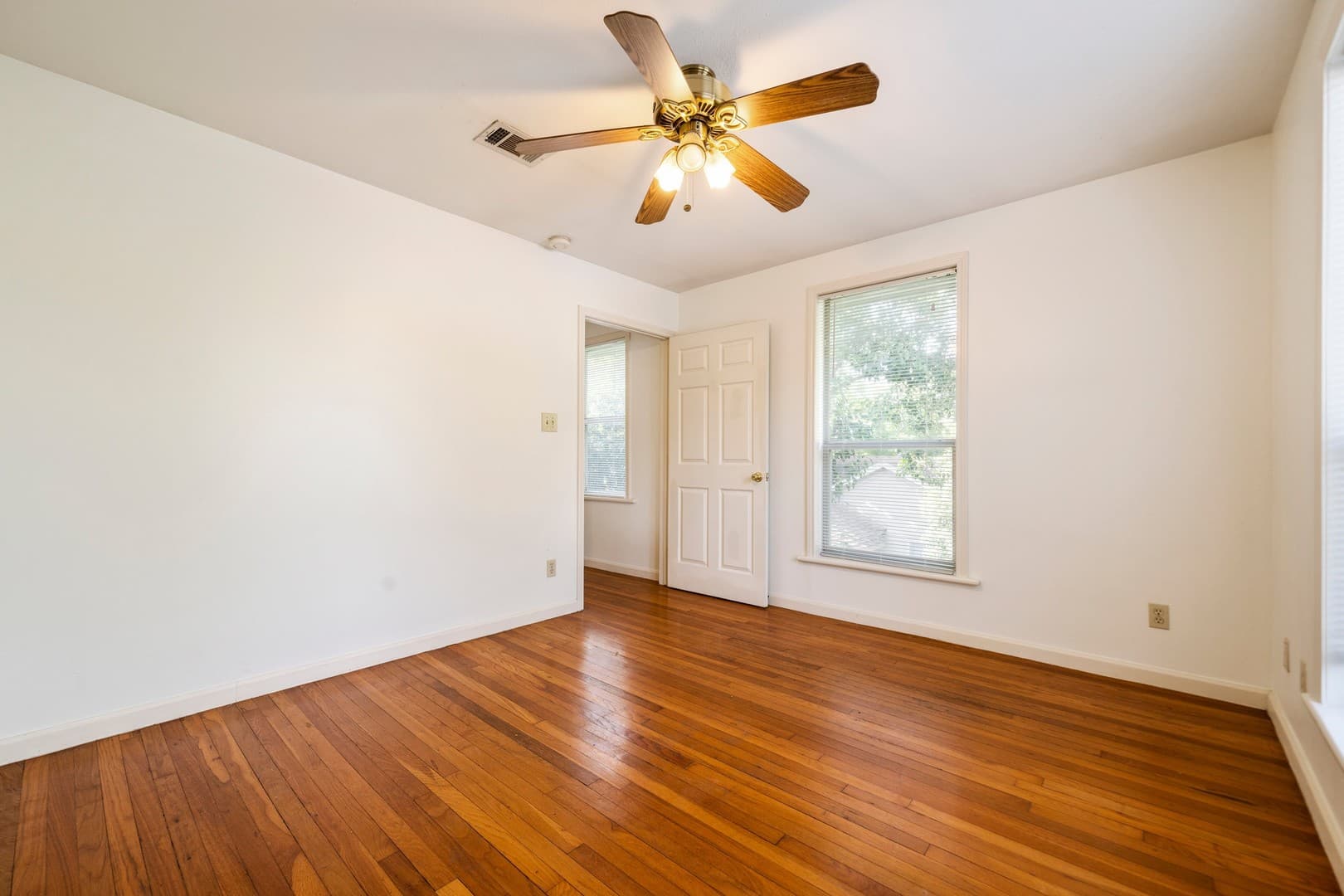 Austin Apartment: 909 East 38th Street