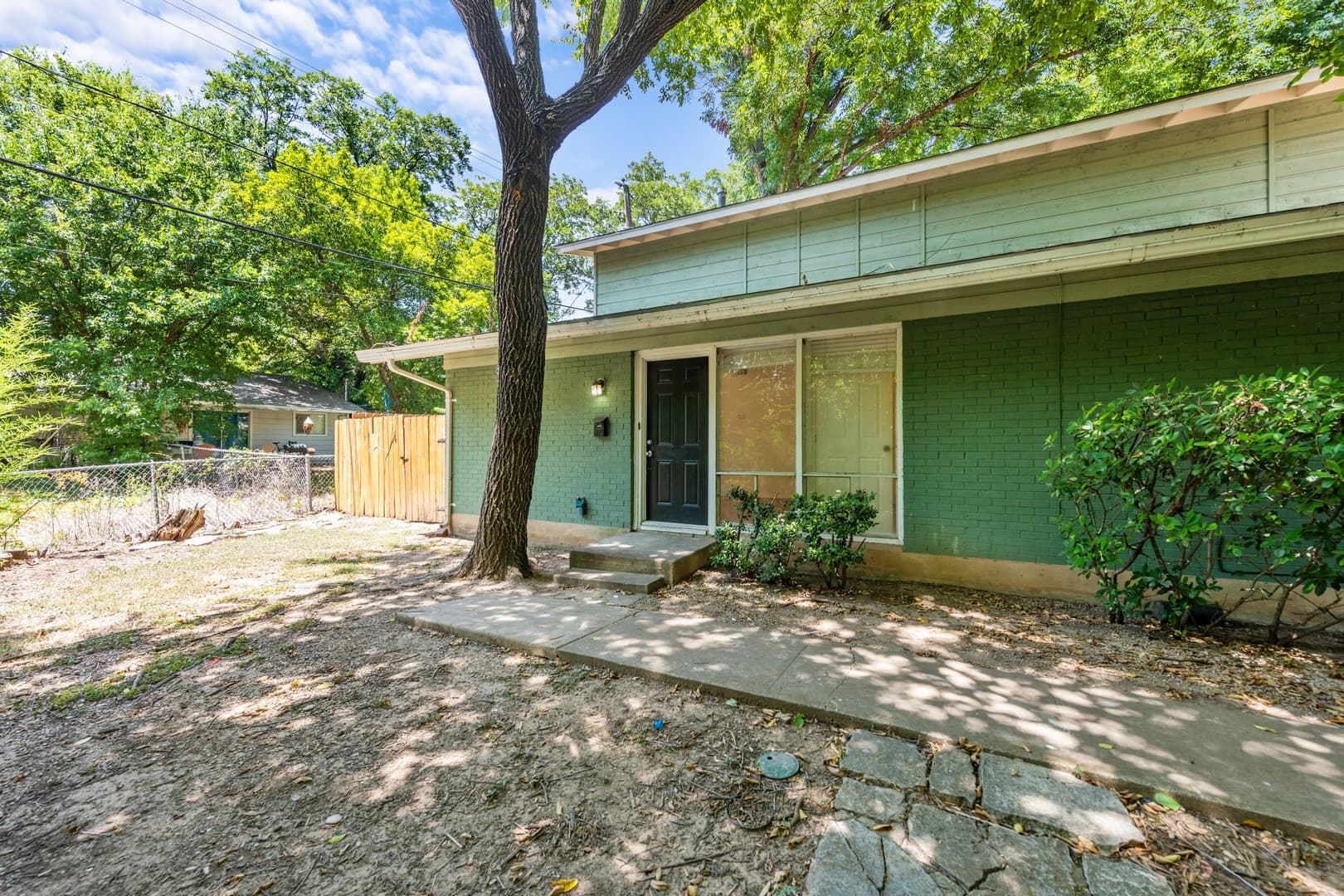 Austin Apartment: 607 E 43rd Street