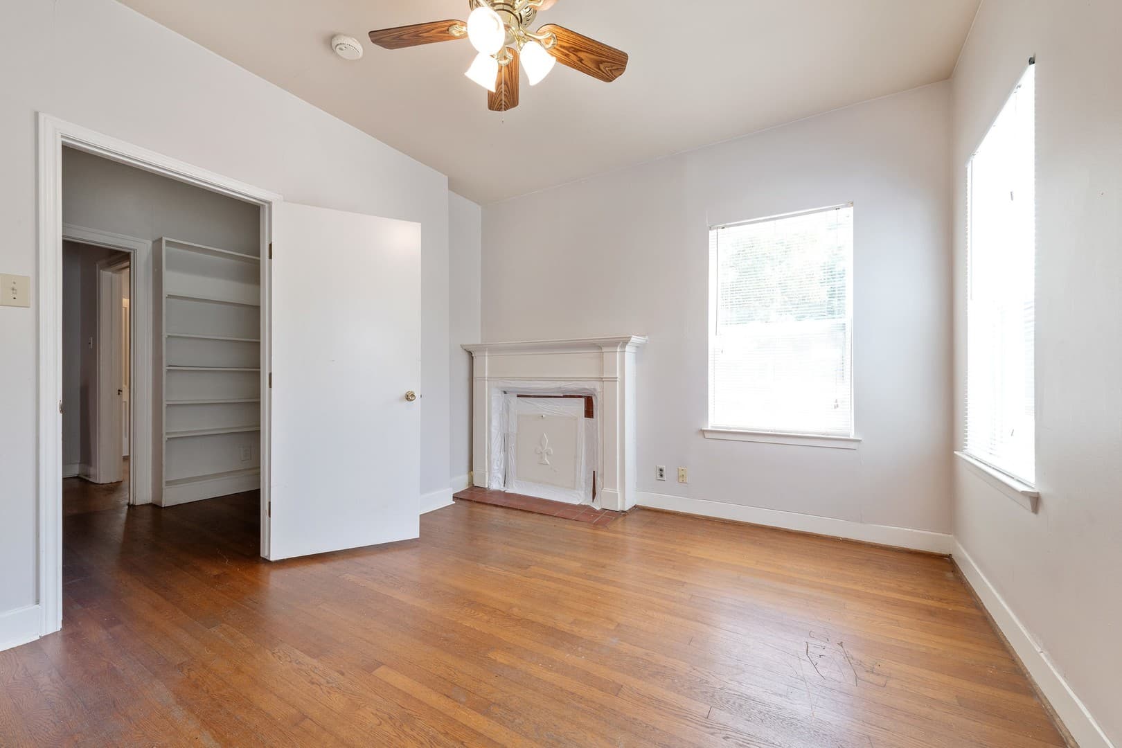 Austin House: 910 East 38th Street