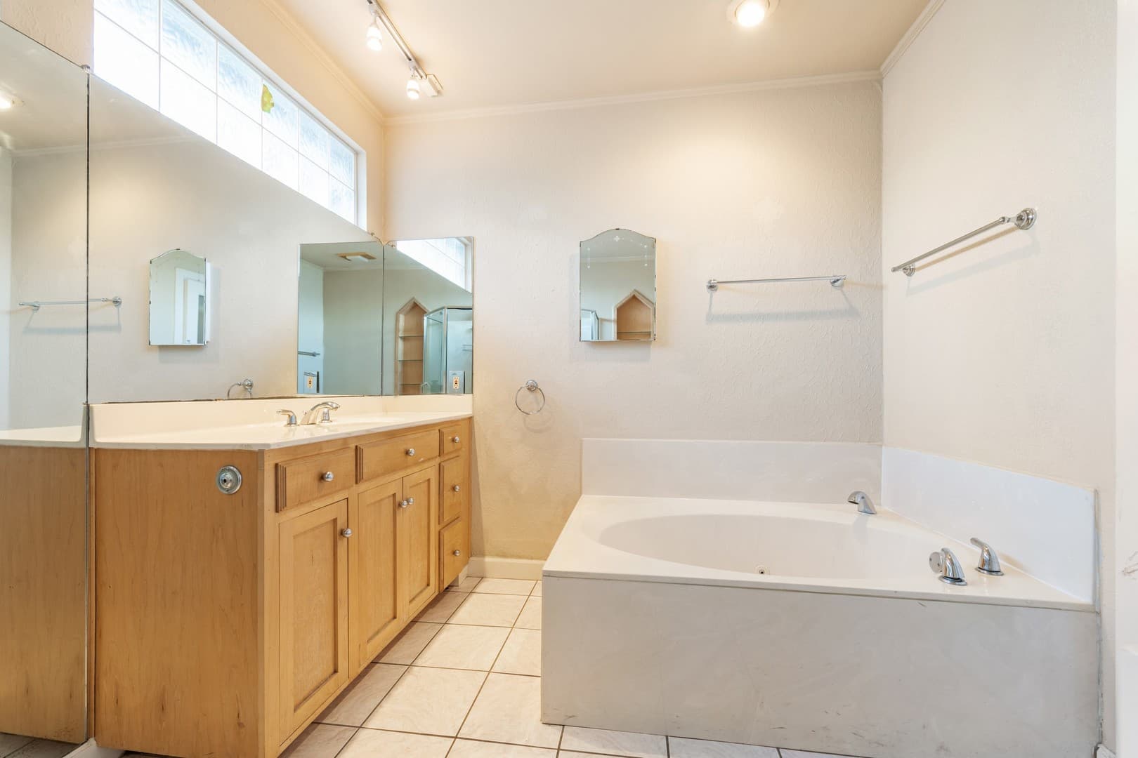 Austin Apartment: 921 East 37th Street