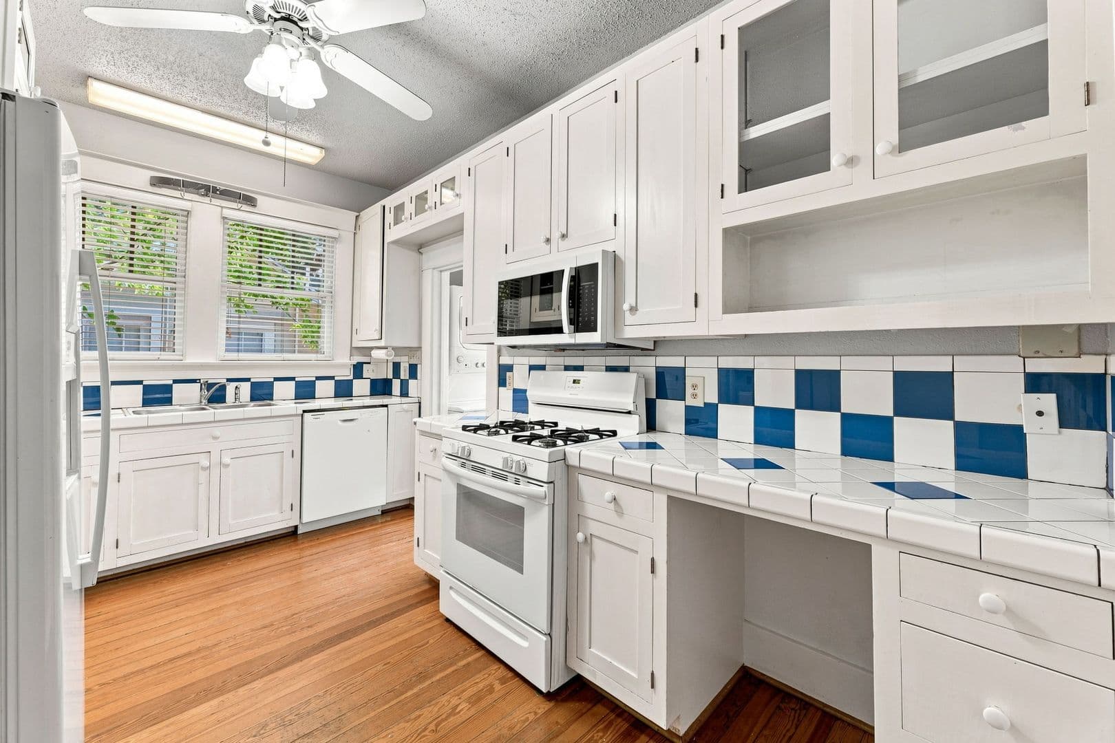 Austin House: 312 West 37th Street
