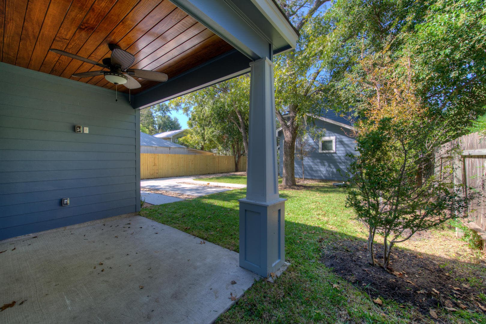 Austin Apartment: 3704 Harmon Ave
