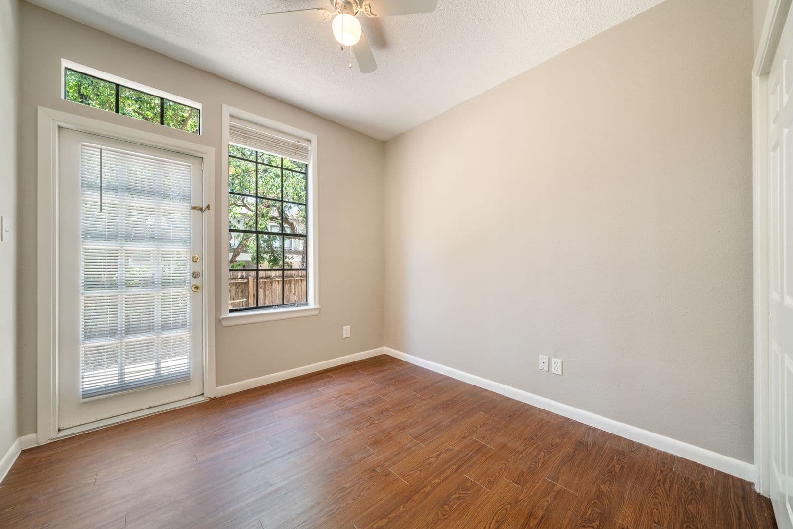 Austin House: 2300 Leon St #101