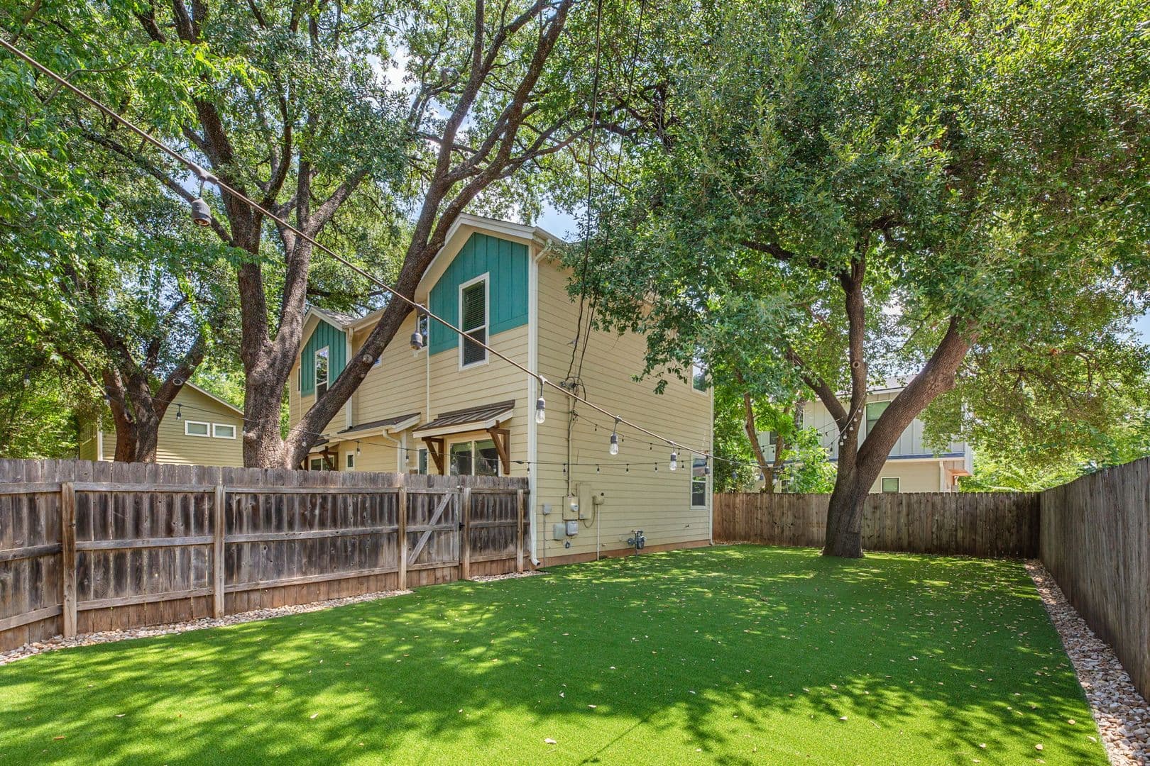 Austin House: 923 East 37th Street