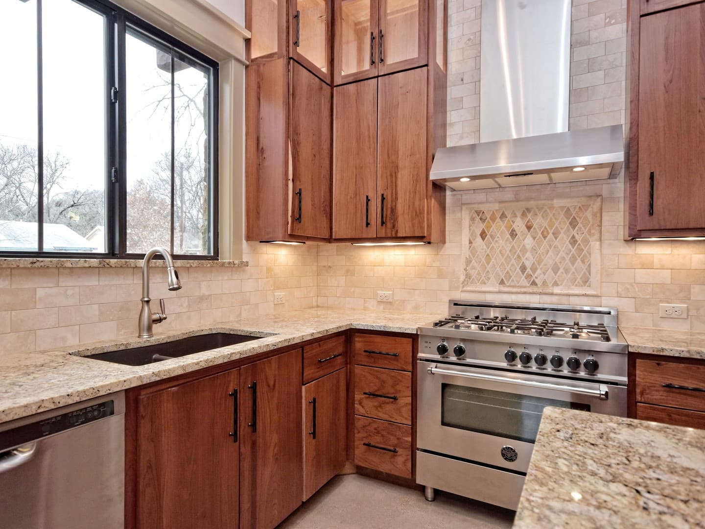 Austin Apartment: 716 Harris Avenue