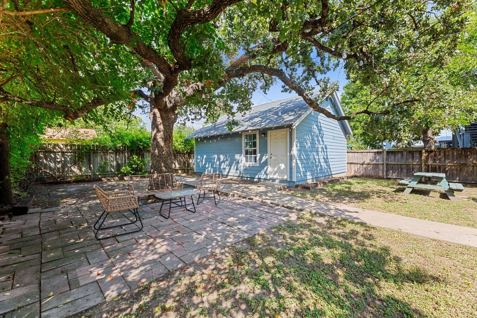 Austin House: 312 West 37th Street