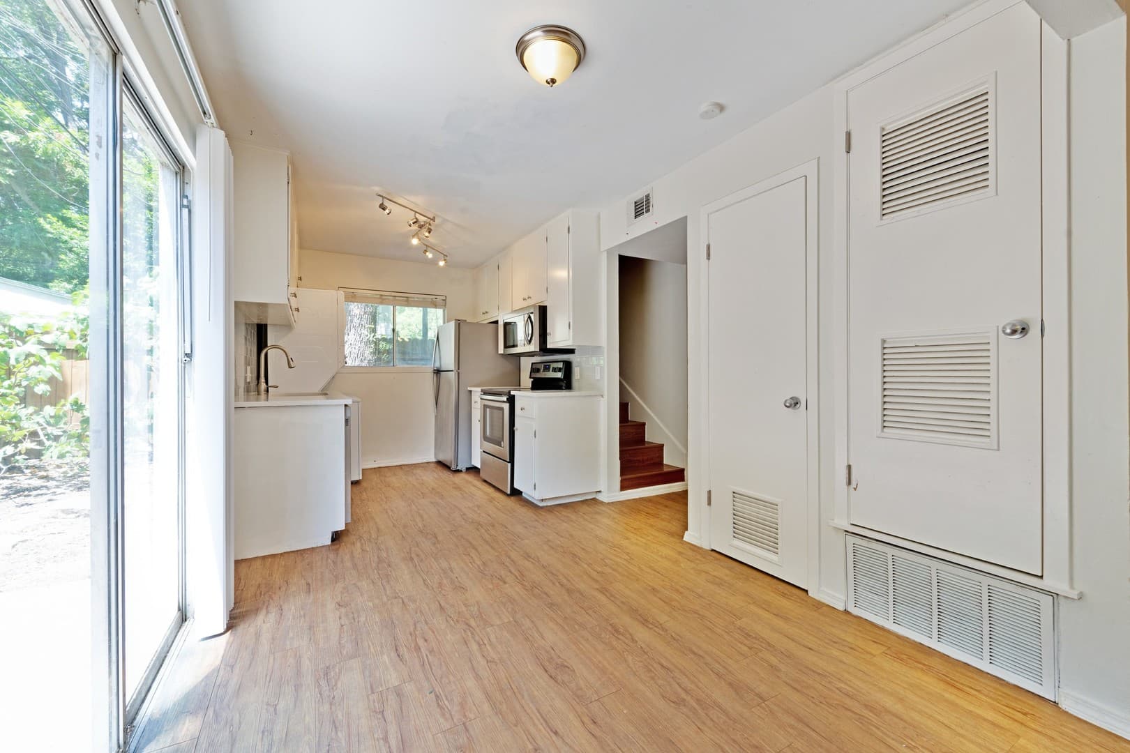 Austin Apartment: 607 E 43rd Street