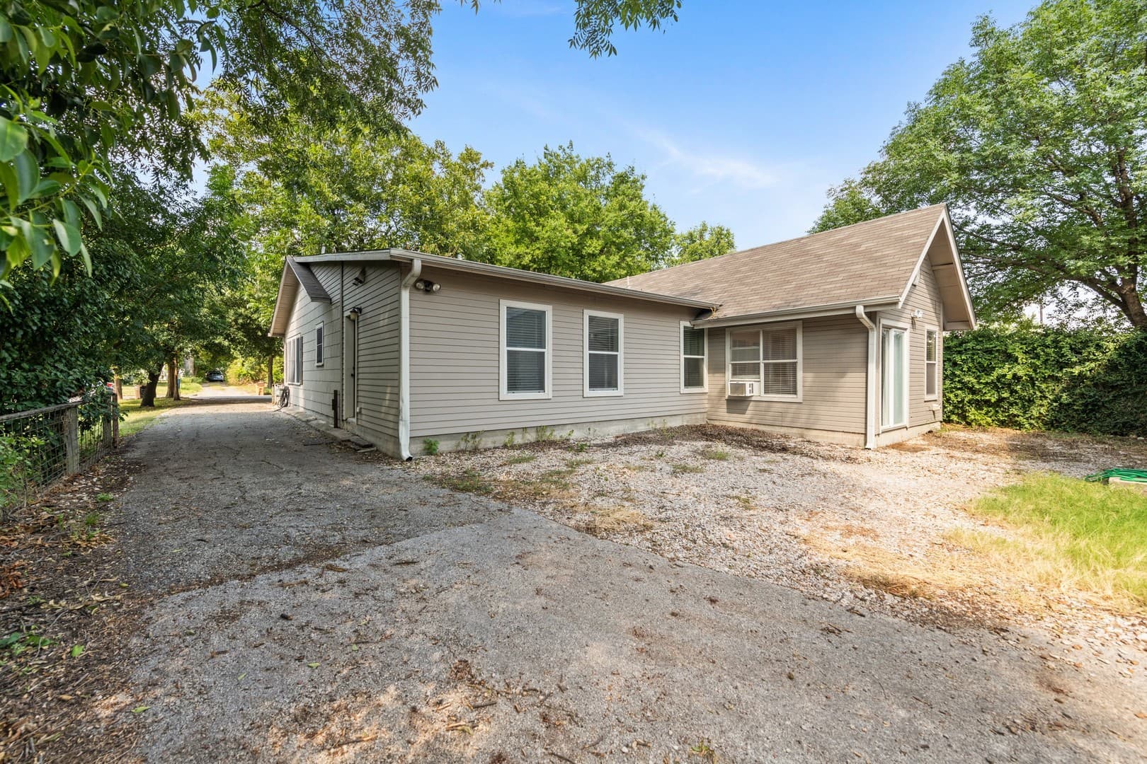 Austin Apartment: 921 East 37th Street