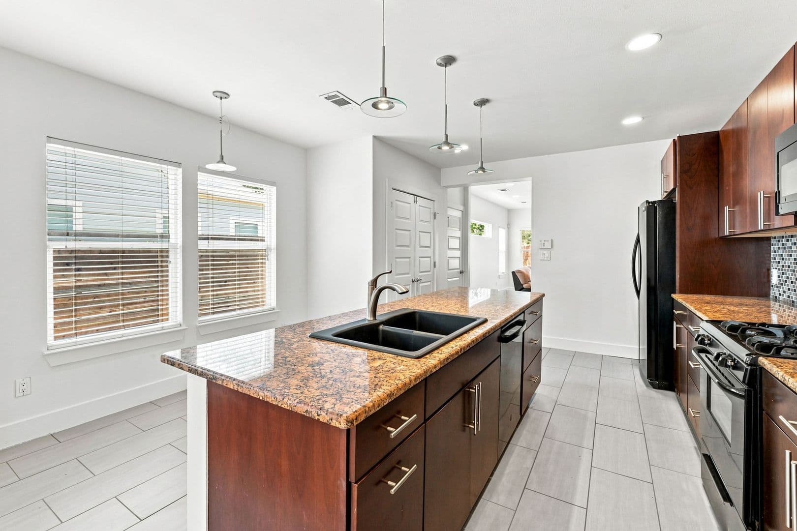 Austin House: 912 East 38th Street
