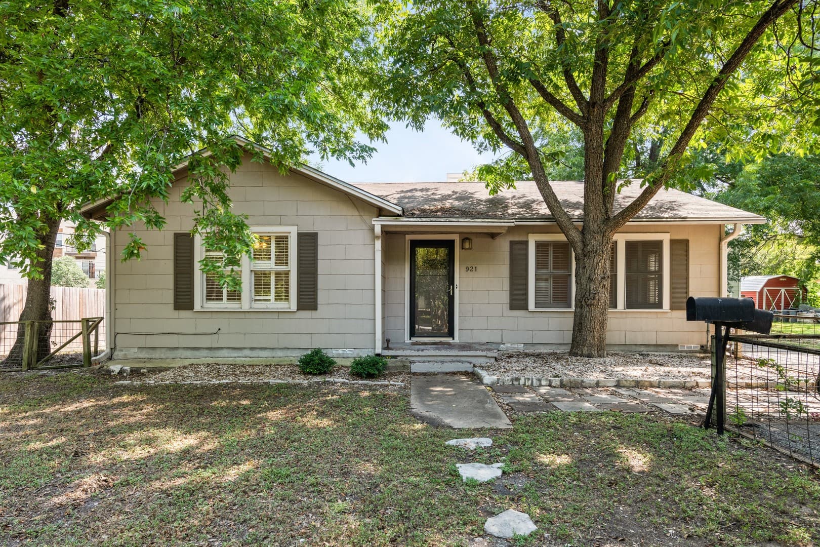Austin Apartment: 921 East 37th Street