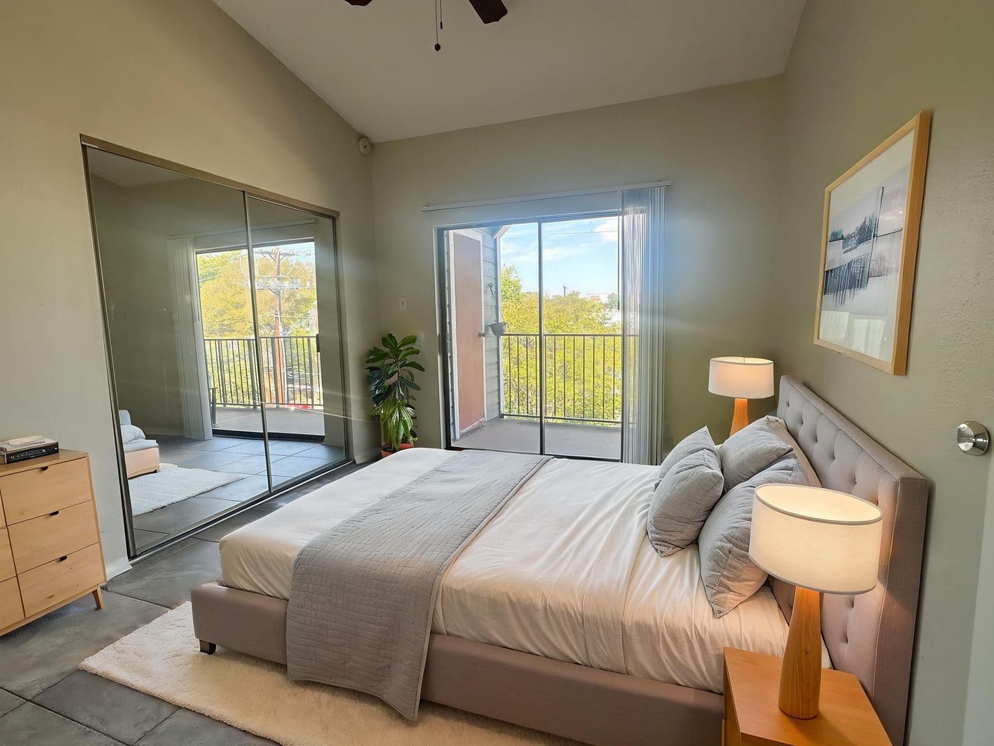 Austin House: 2901 San Jacinto #304