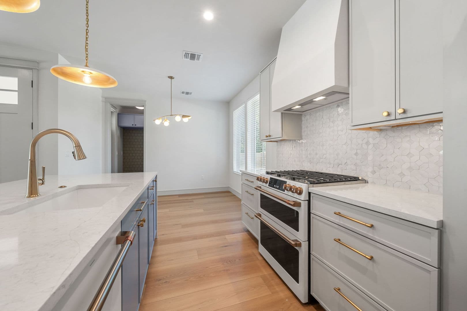 Austin Apartment: 917 E 37th Street