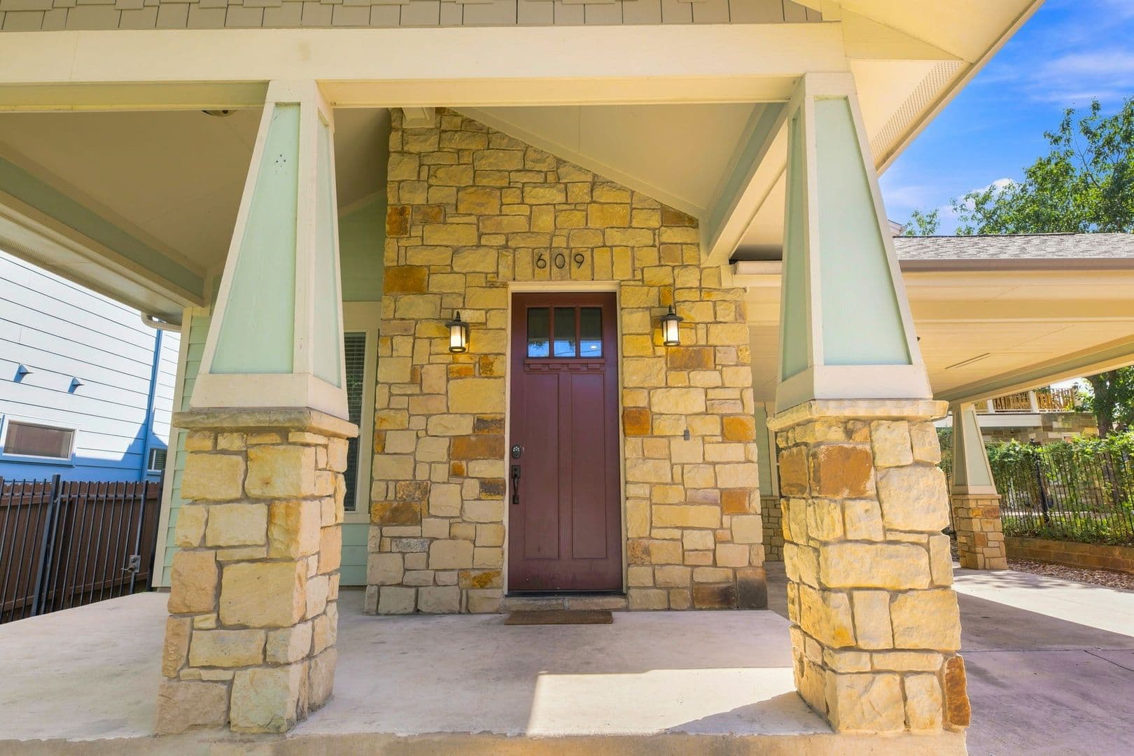 Austin House: 609 W 30th Street