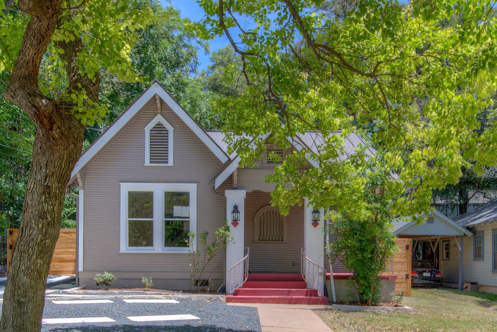 Austin House: 3211 Hampton Rd