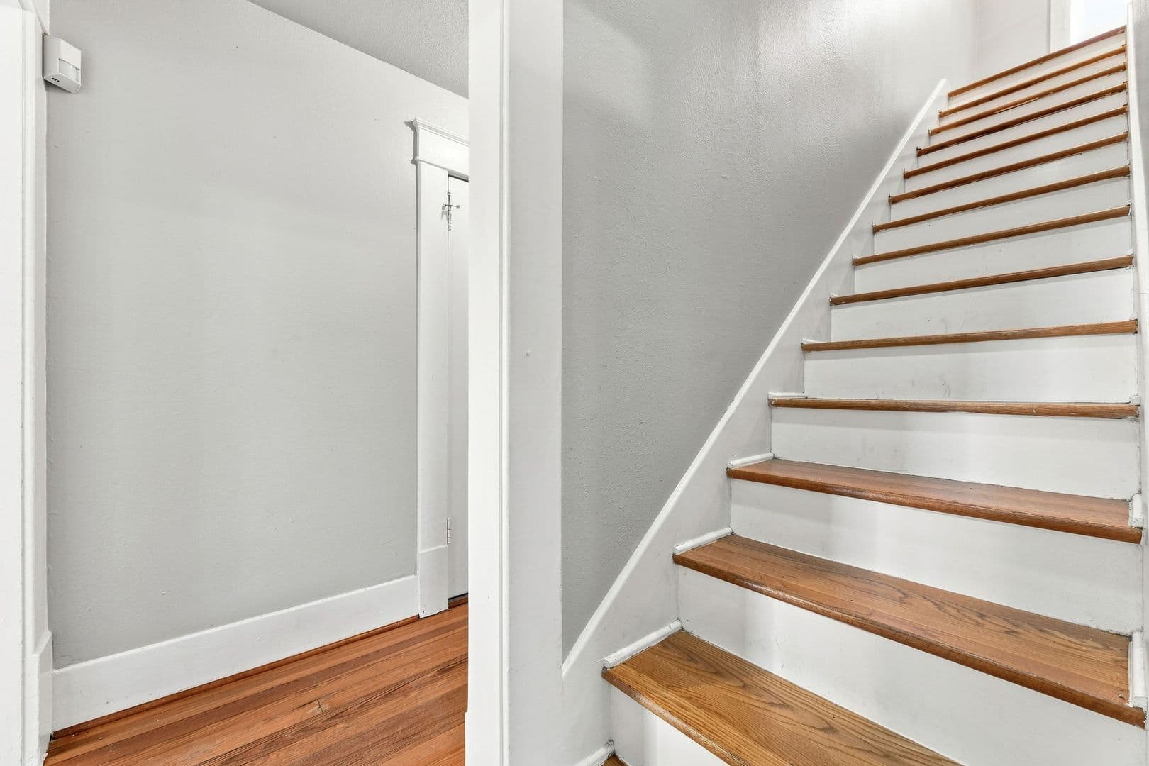 Austin House: 312 West 37th Street