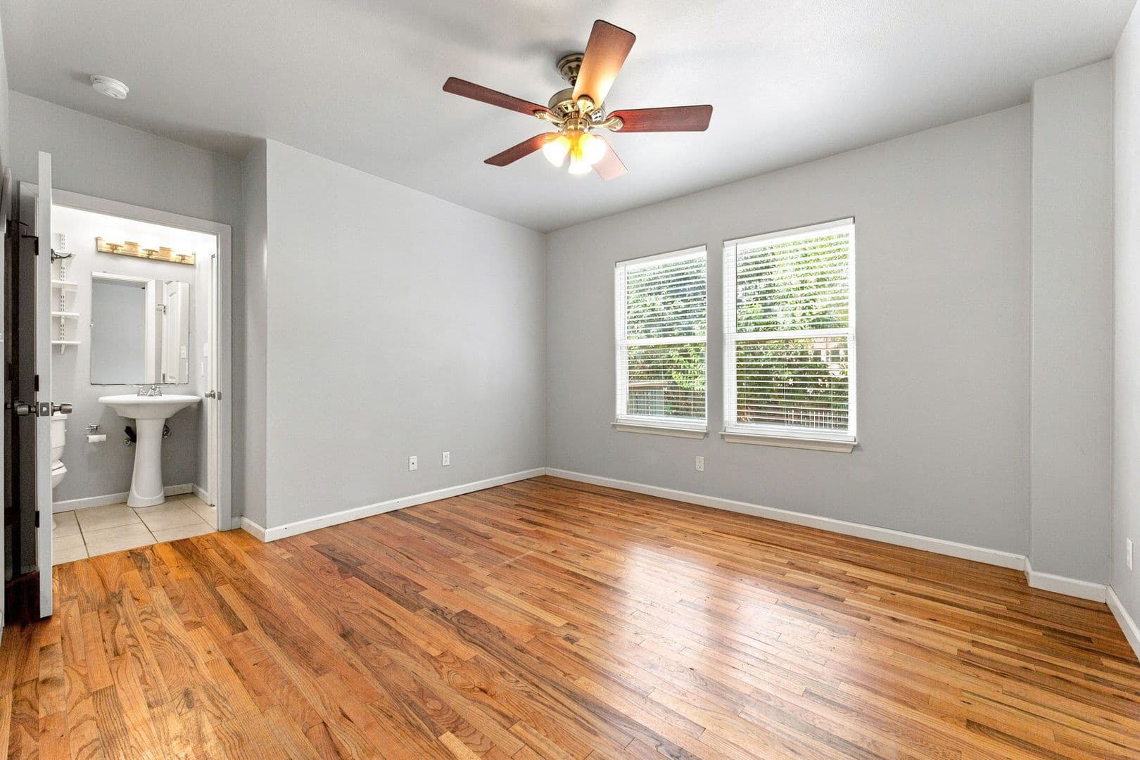 Austin Apartment: 907 West 30th Street