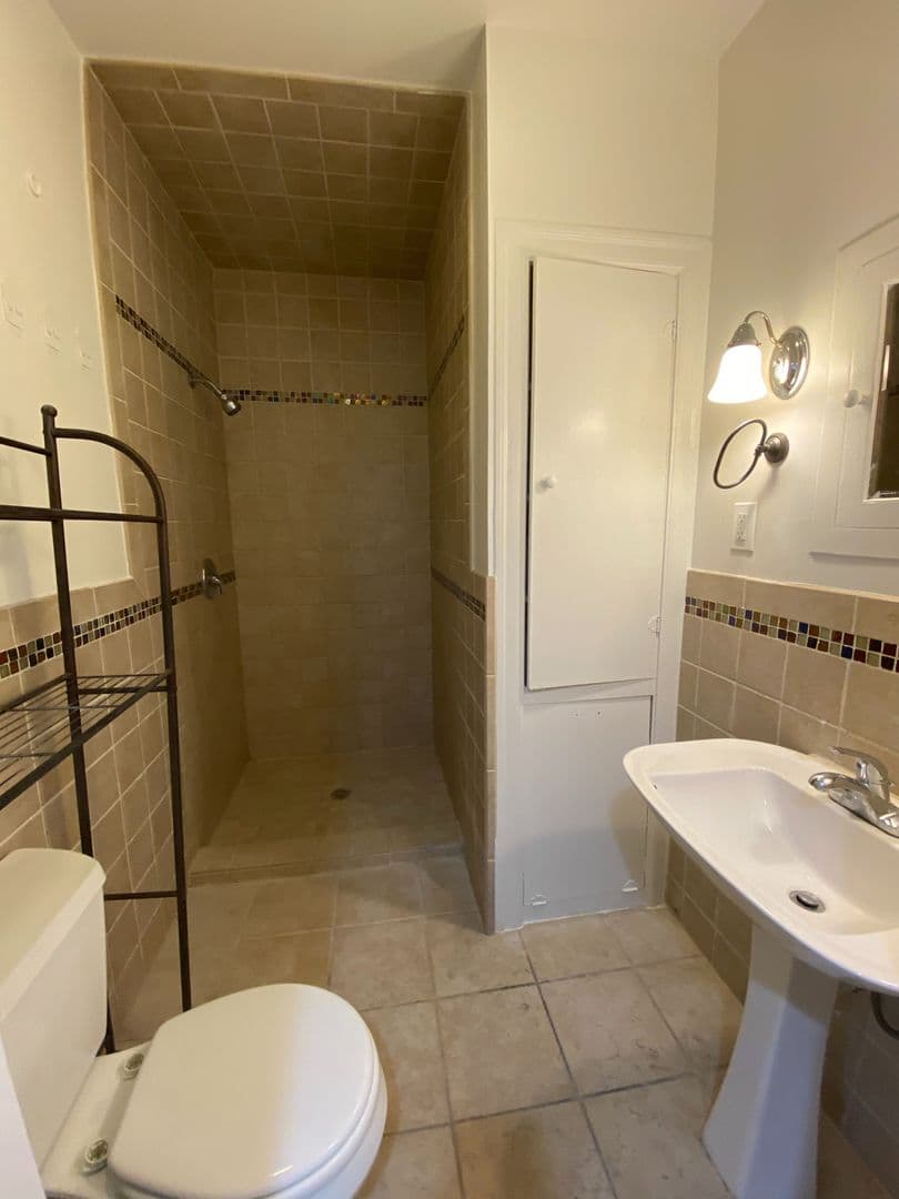 Austin House: 824 East 30th Street