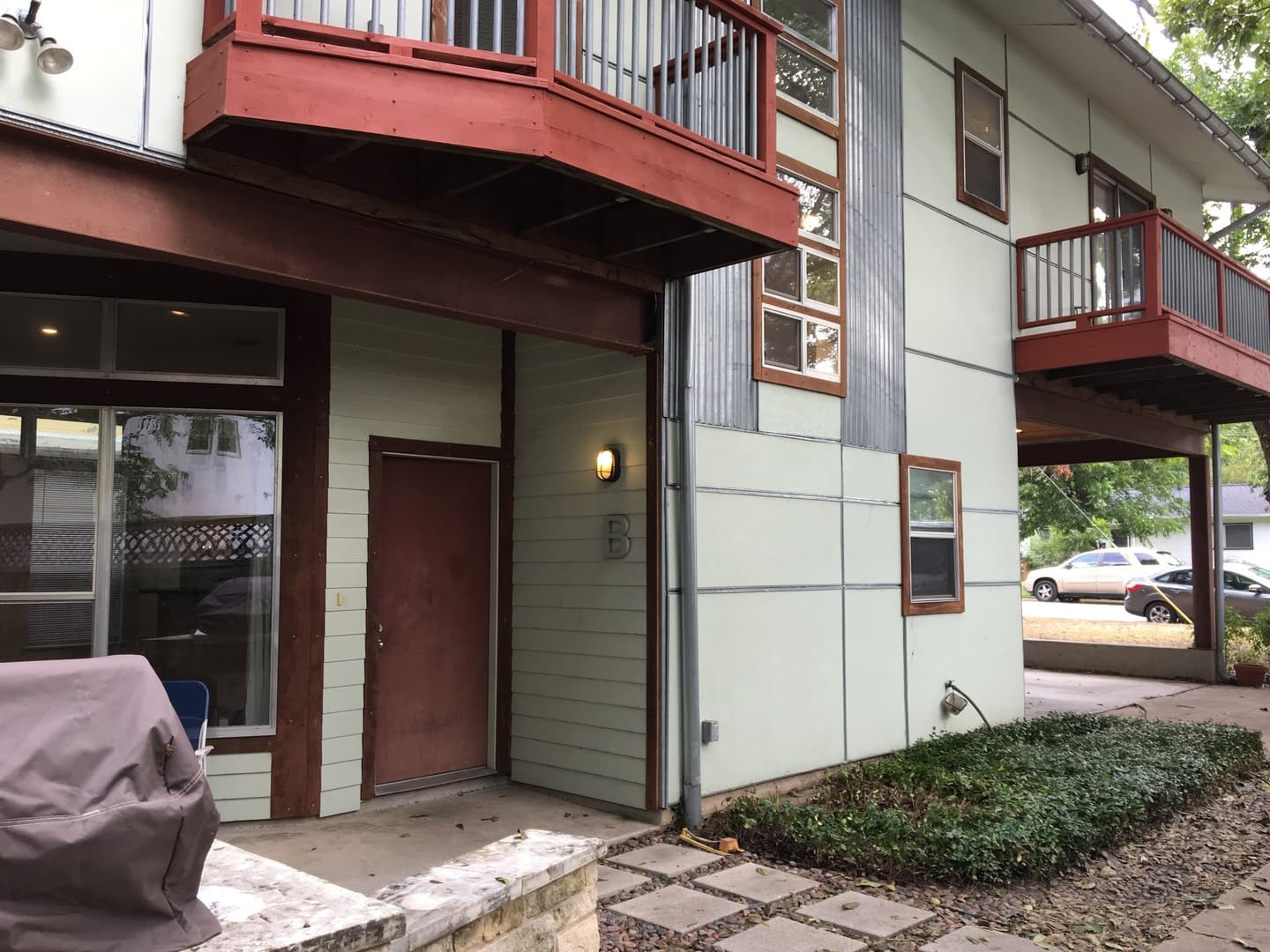 Austin Apartment: 707 East 47th Street