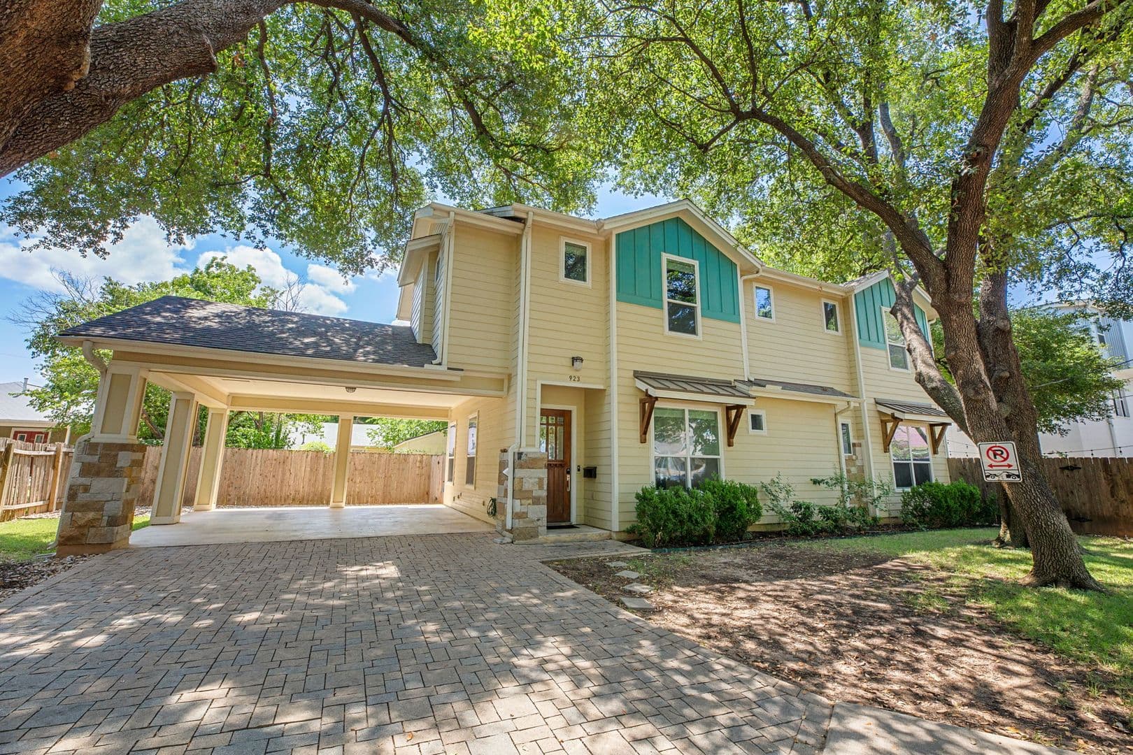 Austin House: 923 East 37th Street