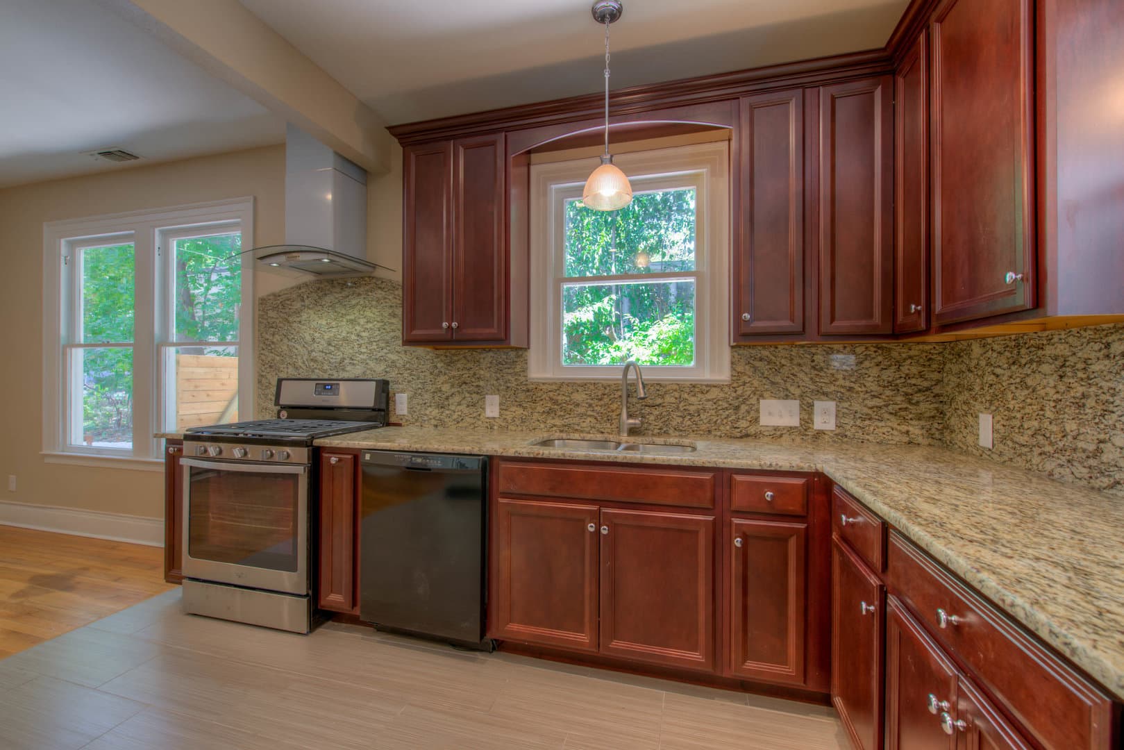 Austin House: 3211 Hampton Rd