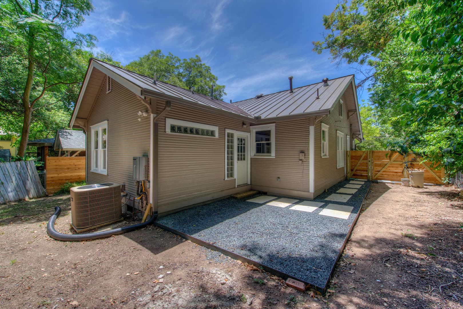 Austin House: 3211 Hampton Rd